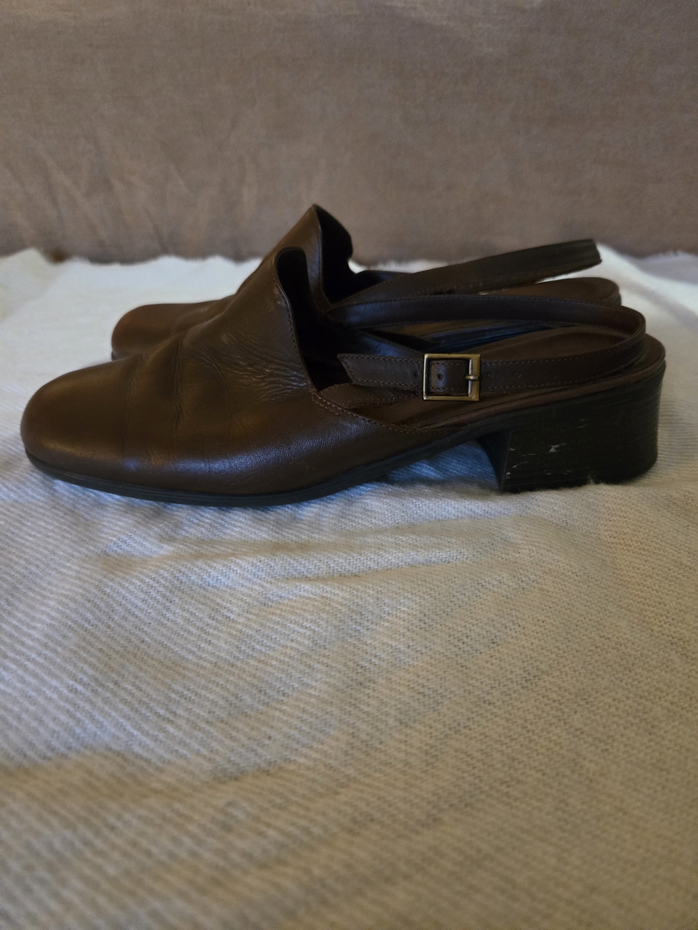 90s Vintage Naturalizer Womens Brown Leather Slingback Heels